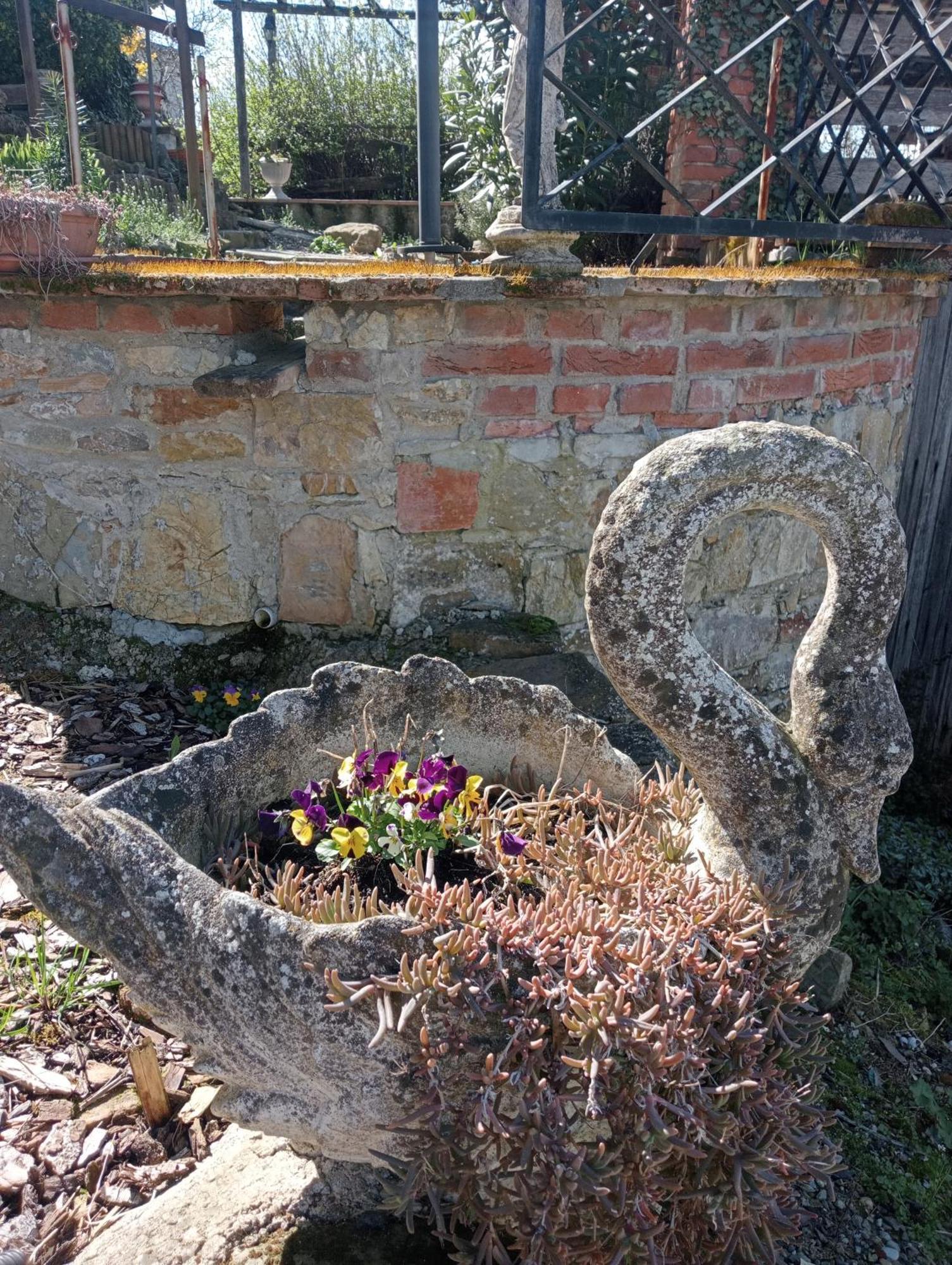 Nife Tiny House - Secret Garden Villa Montalbo