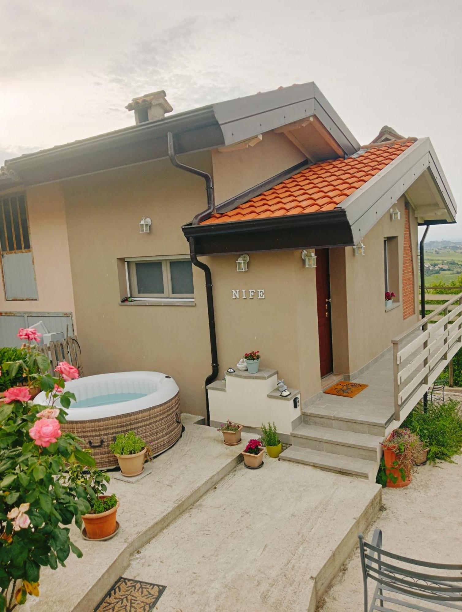 Nife Tiny House - Secret Garden * Montalbo